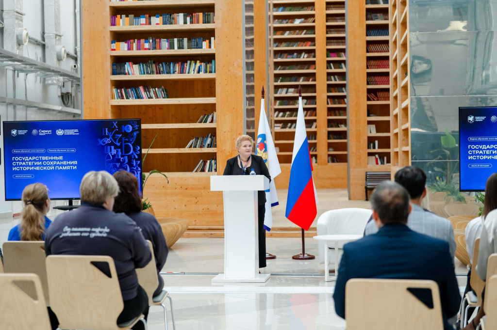 Z01_3640.jpg Z01_3640.jpg