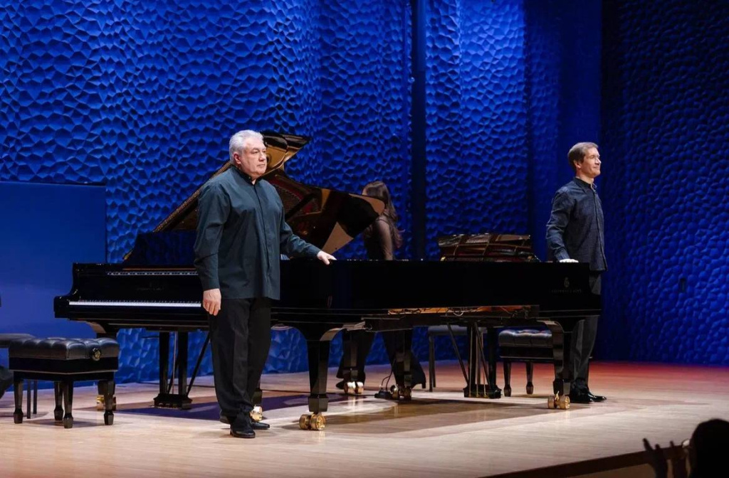 photo_5271810152841549580_y.jpg photo_5271810152841549580_y.jpg